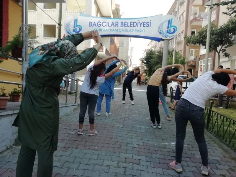 Bağcılarlı kadınlar parkları spor alanına çevirdi
