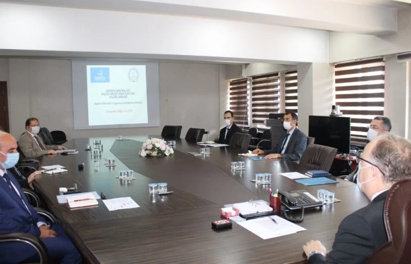 BAKKA’dan Vali Tutulmaz’a sunum
