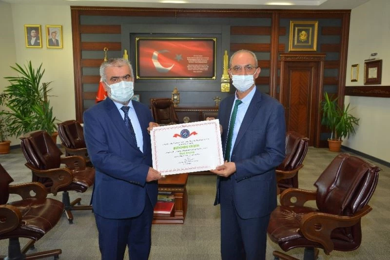 KAEÜ’si 4 birimine eğitimde erişim ödülü verildi
