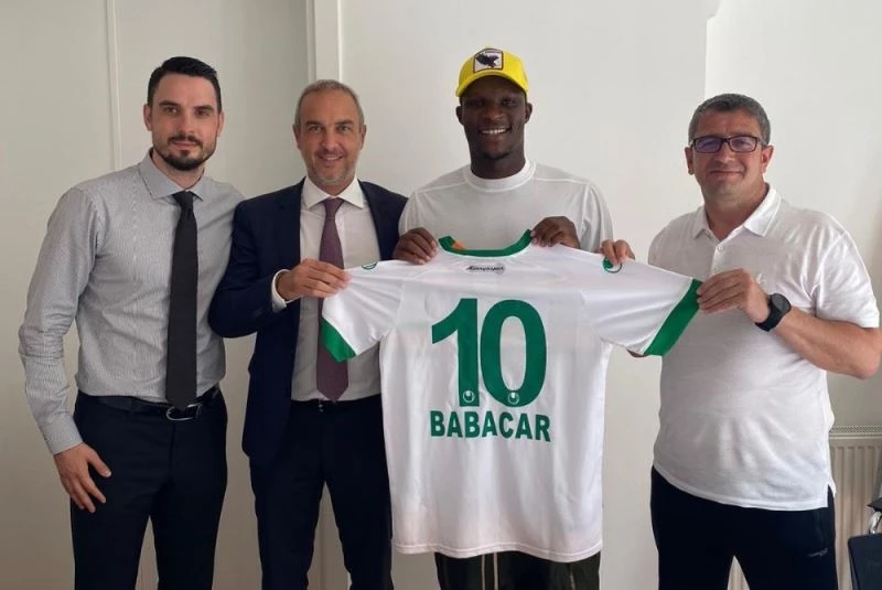 Alanyaspor, Babacar’ı renklerine bağladı
