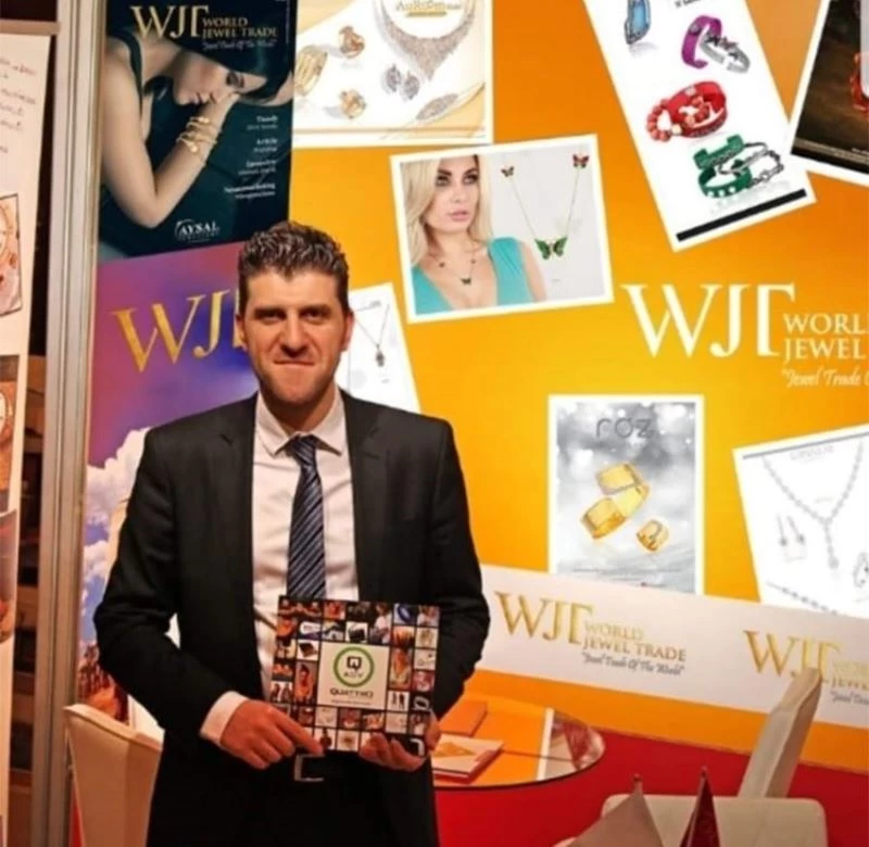 (Özel) Yenibosna’da lüks rezidansta feci ölüm: 15. kattan başına cam düştü
