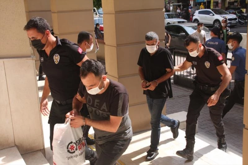 Adana merkezli suç örgütü operasyonunda yakalanan zanlılardan 10