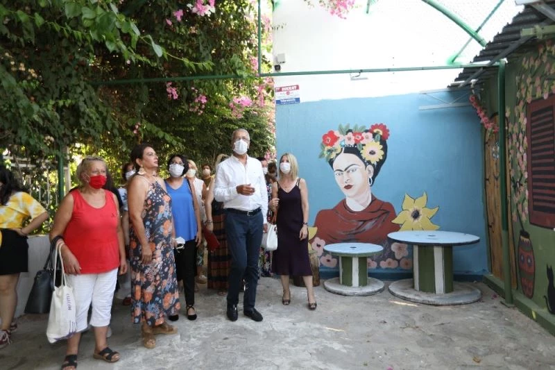 Örgülü Sokak, yenilenen yüzüyle hizmete açıldı
