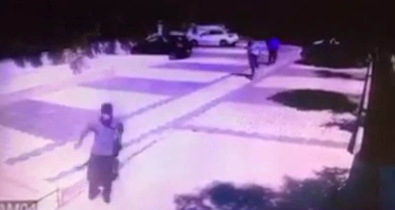 (Özel)  Vatandaşlar, bisiklet çalmaya çalışan hırsızları koşarak yakalamaya çalıştı
