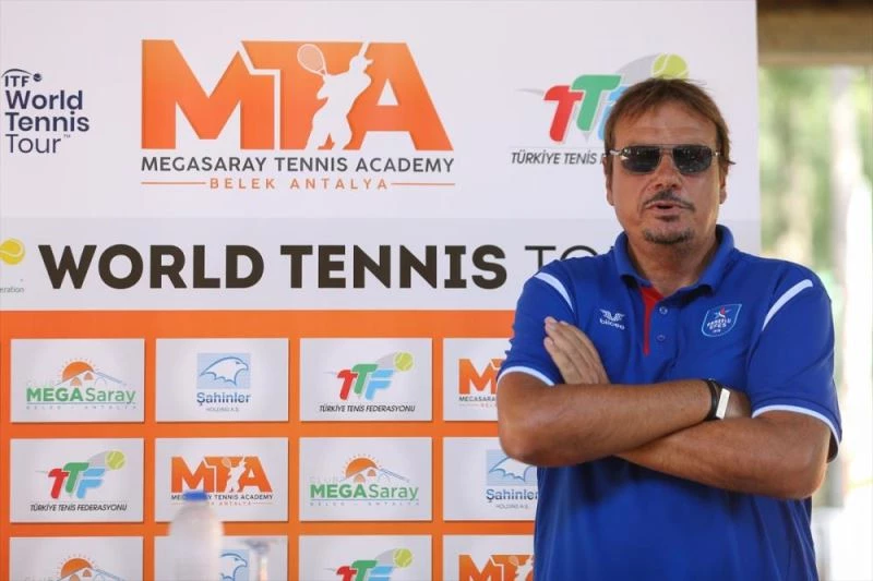 Anadolu Efes Başantrenörü Ergin Ataman, Antalya