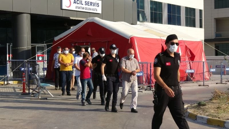 Vatandaşı haraca bağlayan çete üyeleri adliyeye sevk edildi
