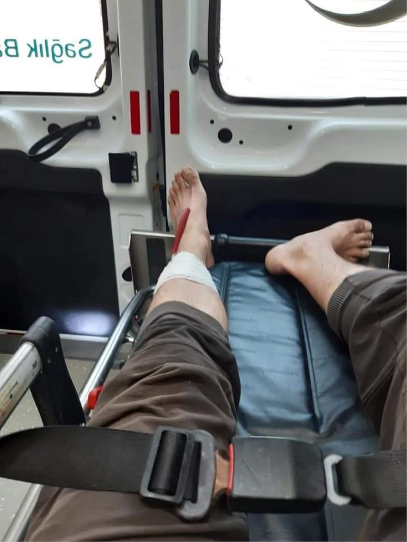 Koli bantlarken bıçağı baldırına sapladı
