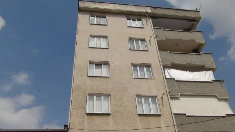 (Özel) Kanalizasyona düşen çeyrek altınlar için yolu kazdılar
