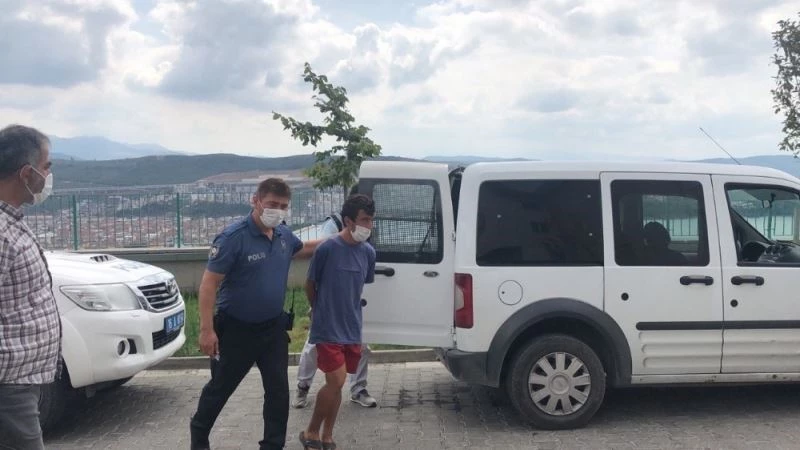 Çaldıkları malları internetten satan hırsızları müşteri kılığına giren polisler yakaladı
