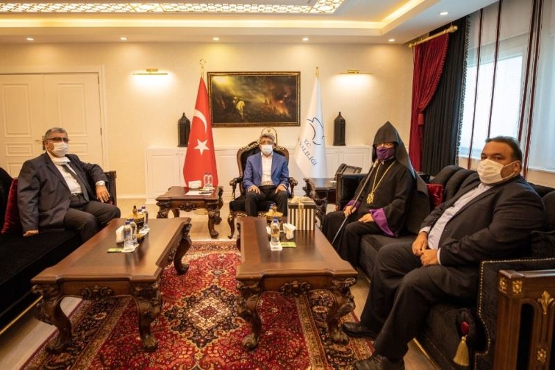 Türkiye Ermeni Patriği Maşalyan, Vali Bilmez’i ziyaret etti
