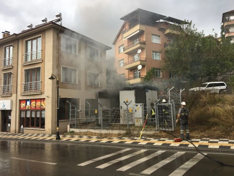 Trafoda yangın çıktı, patlama sesleri korku oluşturdu
