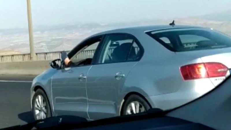 Ayaklar dışarıda yolculuk
