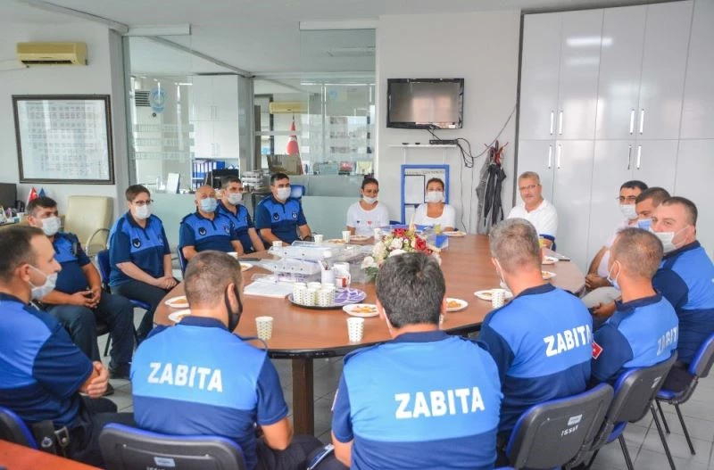 Başkan Özkan, zabıtaları unutmadı
