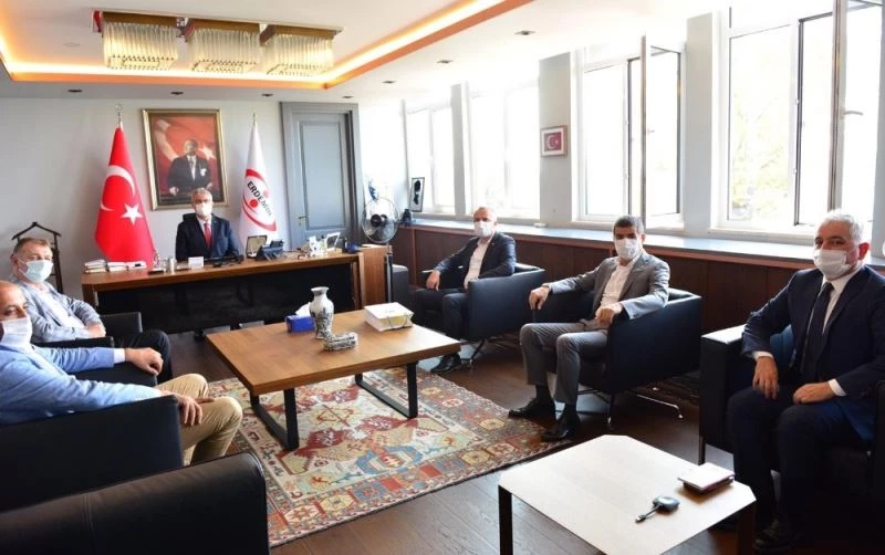 Keleş’ten Türkiye sıralamasına giren sanayi kuruluşlarına plaket
