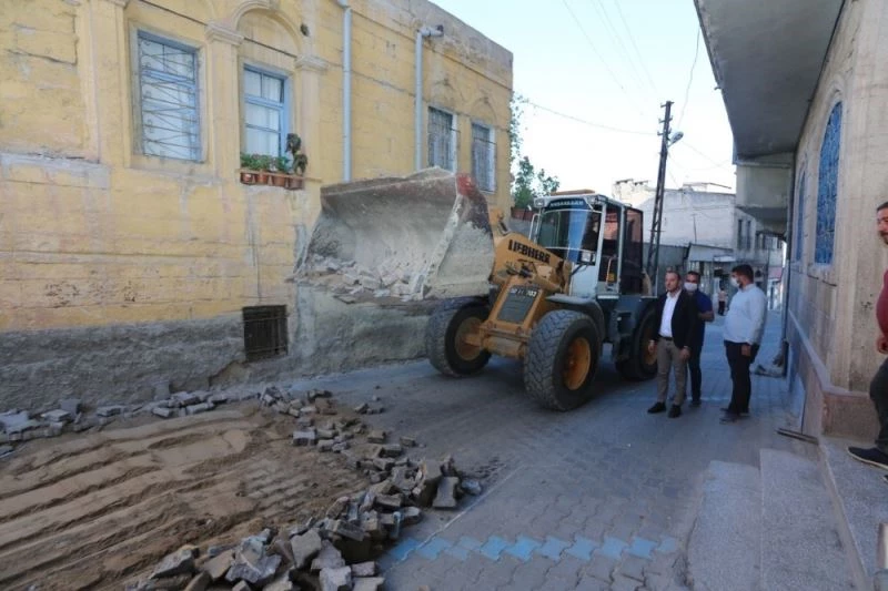 Fişekçi sokağının ardından Mutlu sokakta da alt yapı çalışmaları başladı

