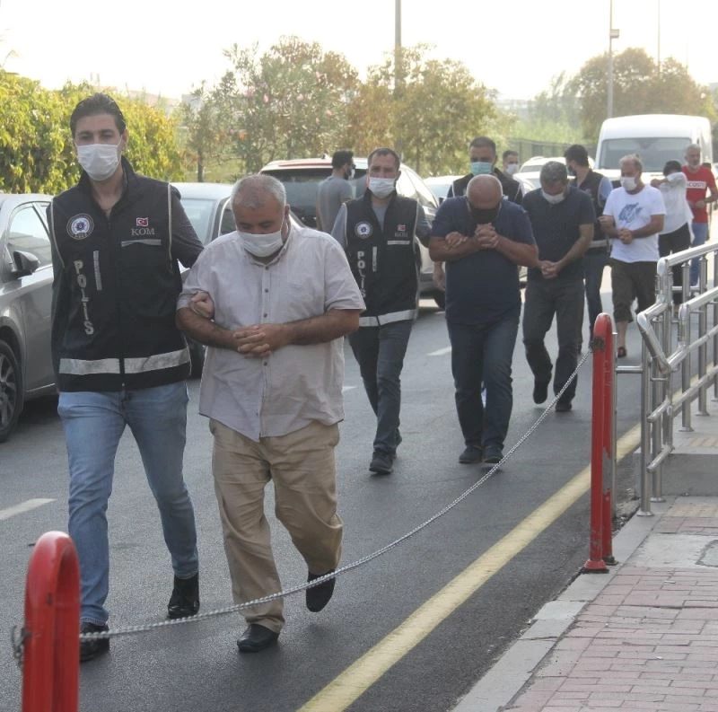 4 bin lira maaşla çalışan memurun 35 taşınmazı, 2 milyon 380 bin hesap hareketi çıktı
