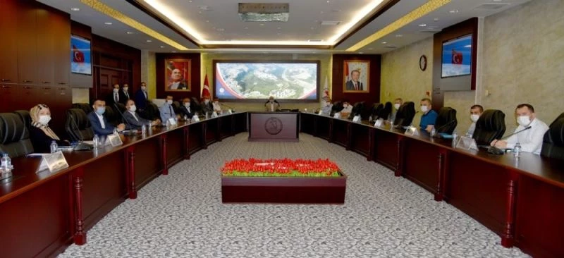 Rektör Ünal: “Eğitimde bir revizyona gireceğiz”
