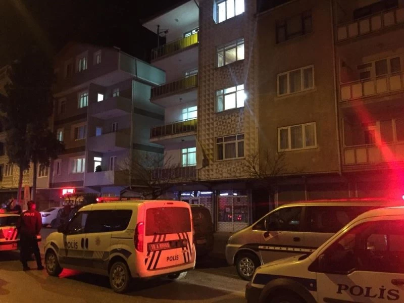 Baca yangını korkuttu, mahalleli balkonlara koştu
