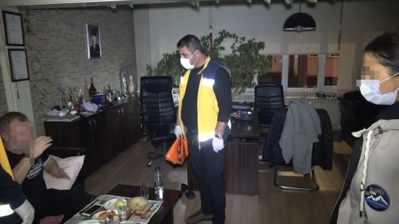 Karısına öyle bir fotoğraf yolladı ki polis ve itfaiye alarma geçti
