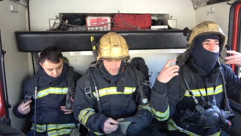 Kısıtlama sessizliğini onların siren sesleri bozuyor
