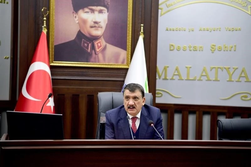 Başkan Gürkan istişare toplantısında yöneticilerle bir araya geldi
