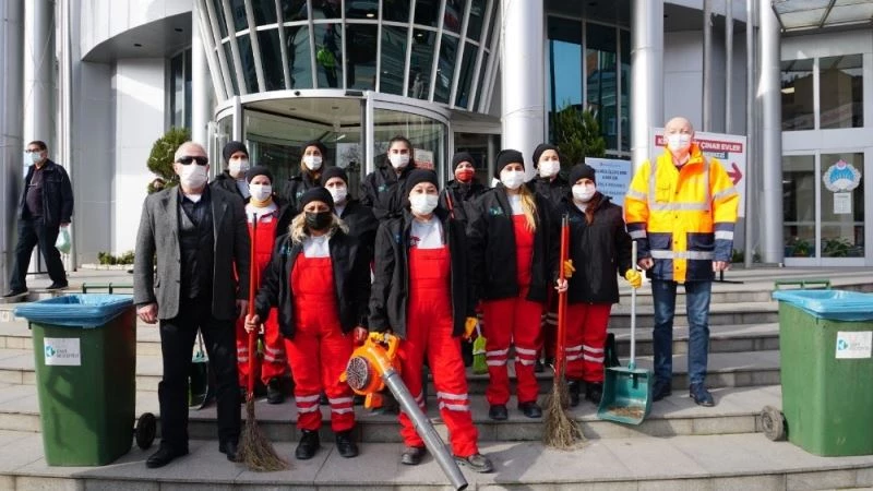 İzmit’in temizliğine kadın eli değecek
