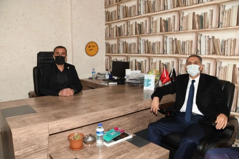 Vali Çuhardar’dan, Kahta Gazeteciler ve Yazarlar Cemiyetine Ziyaret
