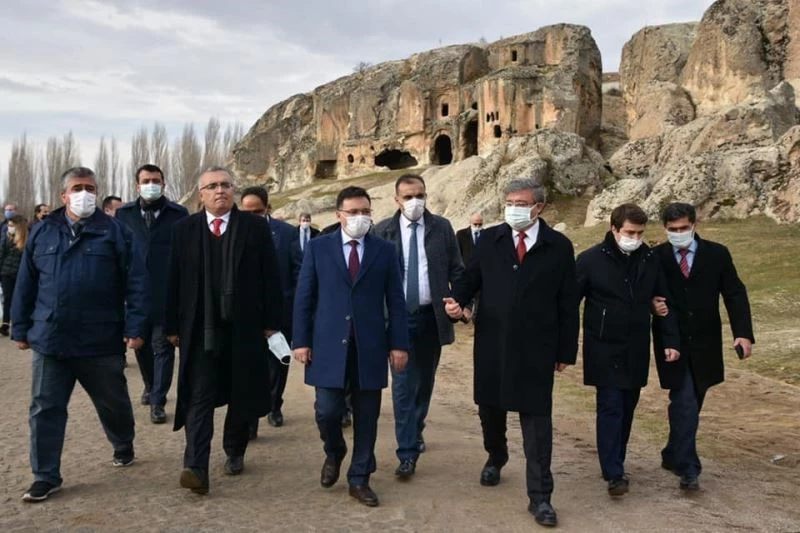 Gazeteciler 3 bin yıllık tarihe sahip Ayazini köyünü gezdi
