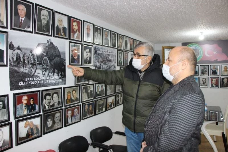 Derneğin duvarlarını 300 hatıra fotoğraf kaplıyor
