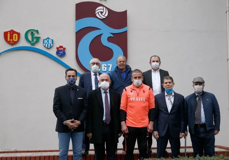 Trabzonspor’da yöneticiler, Abdullah Avcı’yı ziyaret etti
