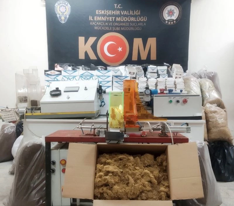 Kaçak sigara imalathanelerine polis baskını
