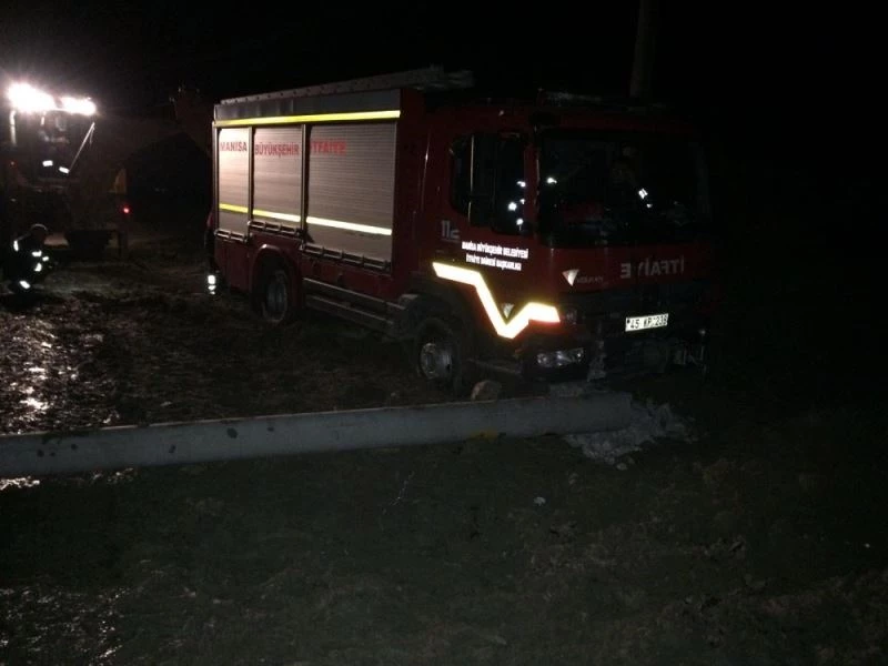 Asılsız ihbara giden itfaiye aracı kaza yaptı
