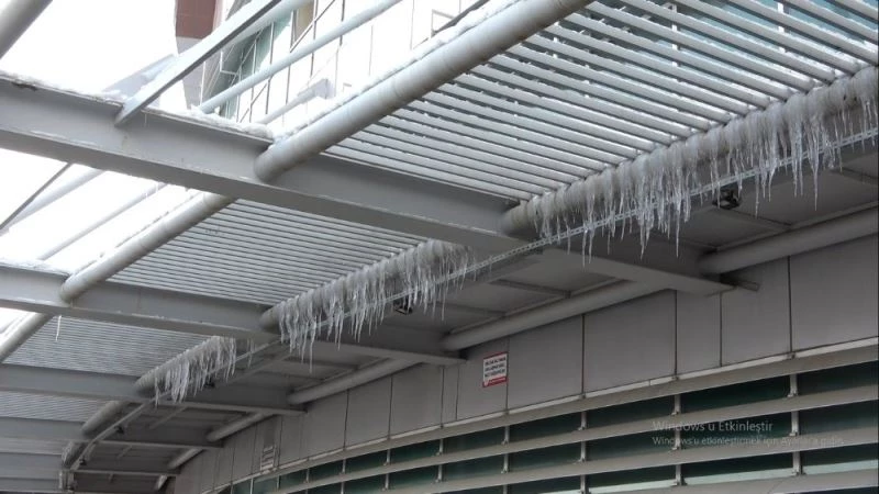 Ağrı’da soğuk hava hayatı olumsuz etkilemeye devam ediyor
