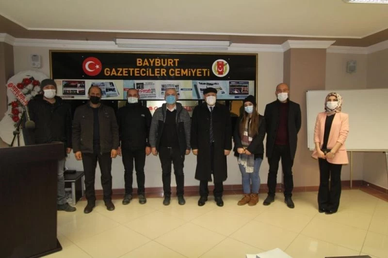 Başkan Pekmezci, basın mensuplarını Gazeteciler Cemiyetinde ziyaret etti
