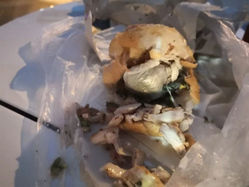 Ekmek arası uyuşturucu narkotik köpeği Caka’ya takıldı
