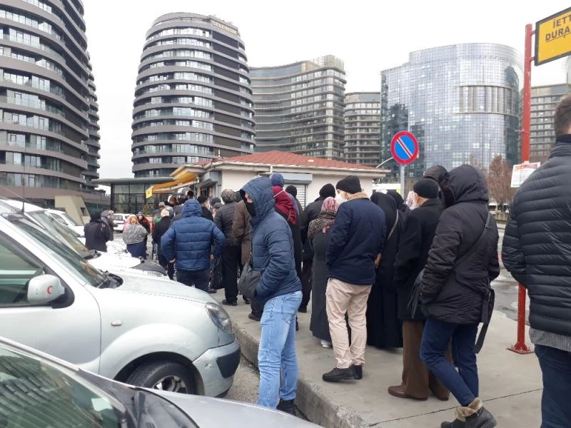 Vatandaşlar HES kodu kuyruğuna isyan etti
