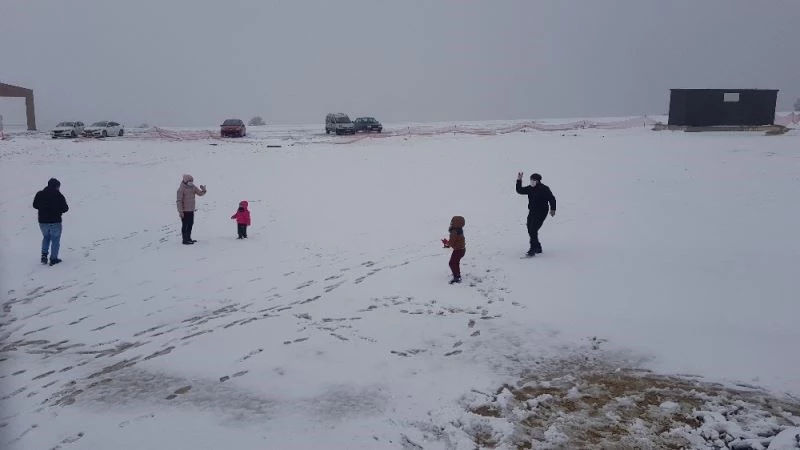 Karabük Keltepe Kayak Merkezi yılın ilk karı ile buluştu
