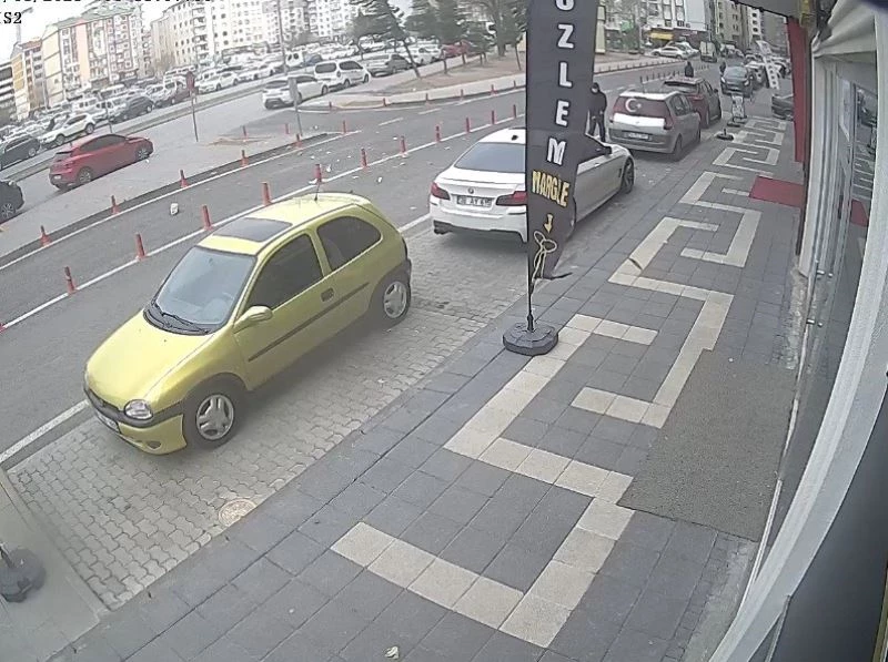 Kayseri’de rüzgarın hızı saatte 80 km hıza ulaştı
