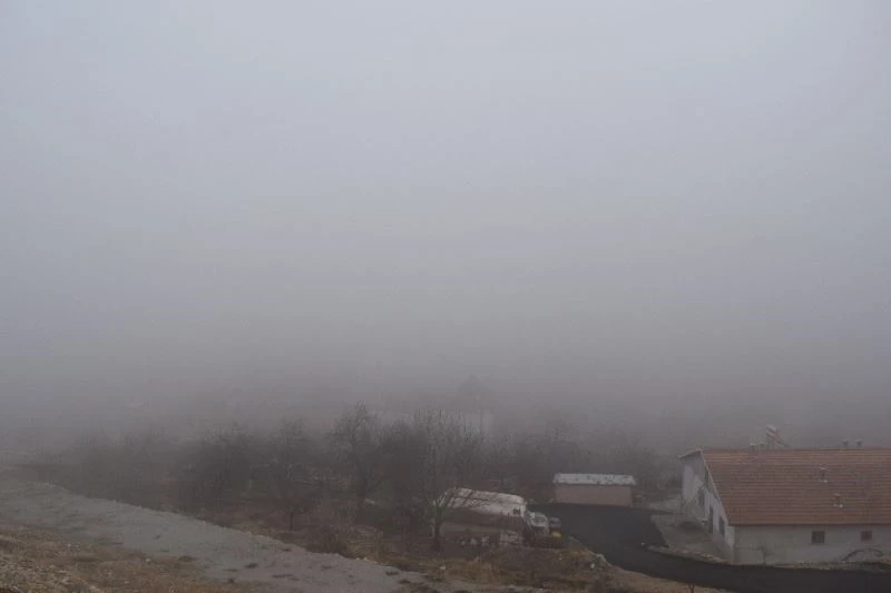 Akçadağ sisten kayboldu
