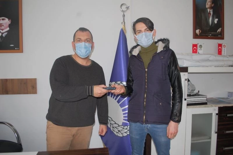 Yolda cüzdan buldu, “100 bin lira da bulsam, 1 lirasına dahi dokunmazdım” dedi
