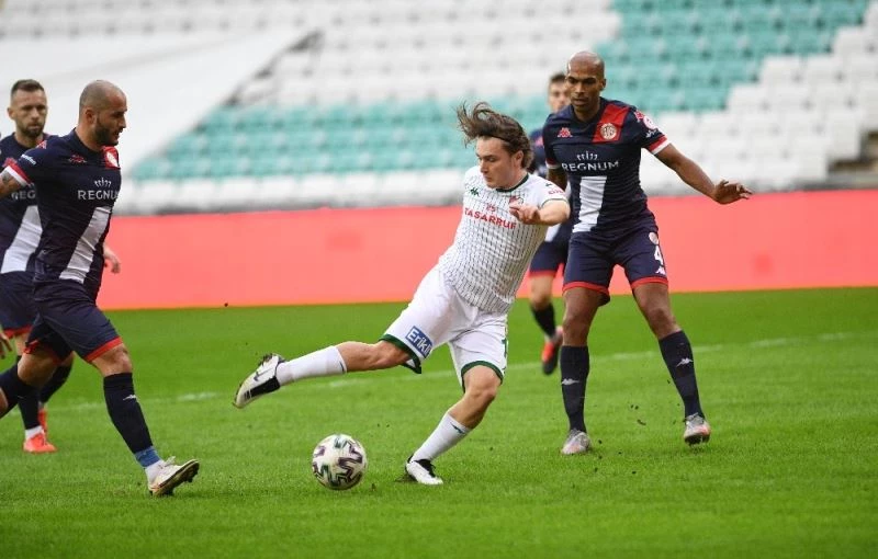 Bursaspor’da Ali Akman belirsizliği yaşanıyor
