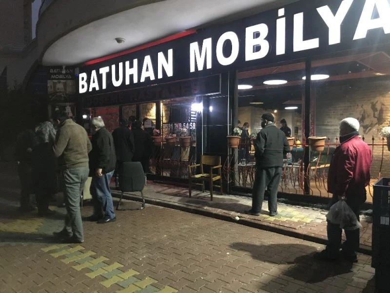 Kayınpederini ve bacanağını av tüfeğiyle öldürdü
