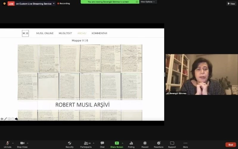 Sönmez: “Arşivler döneme ışık tutar”
