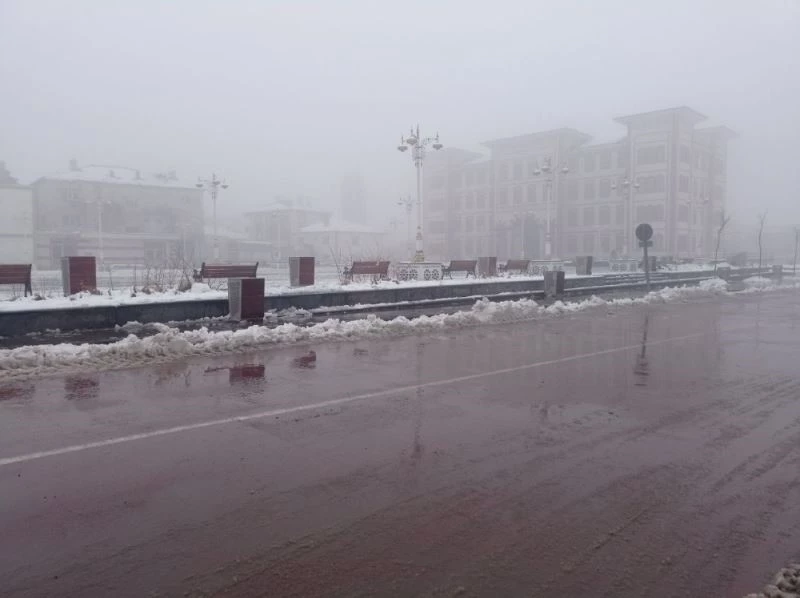 Şarkışla sise teslim oldu
