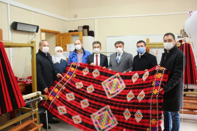 Karnavas bezi ürünleri Japonya’ya ihraç edilecek
