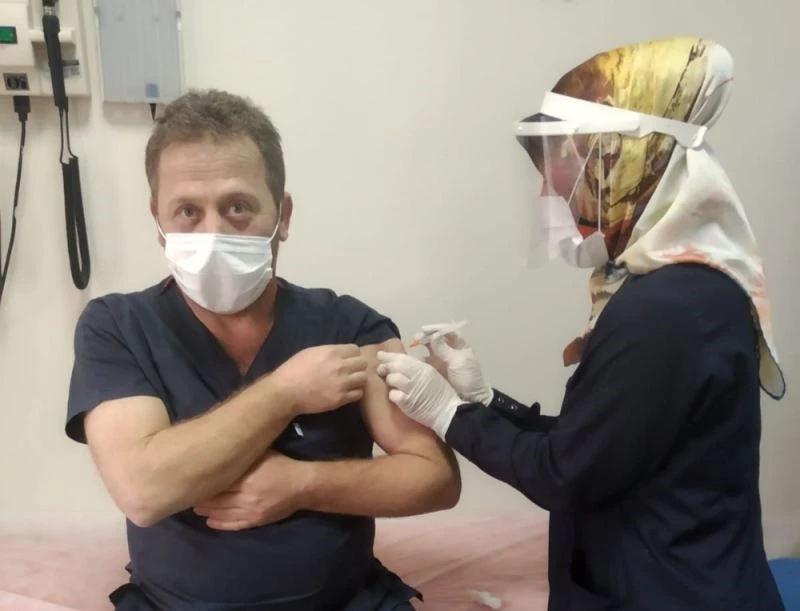 Alaçam’da ilk aşılar uygulamaya başlandı
