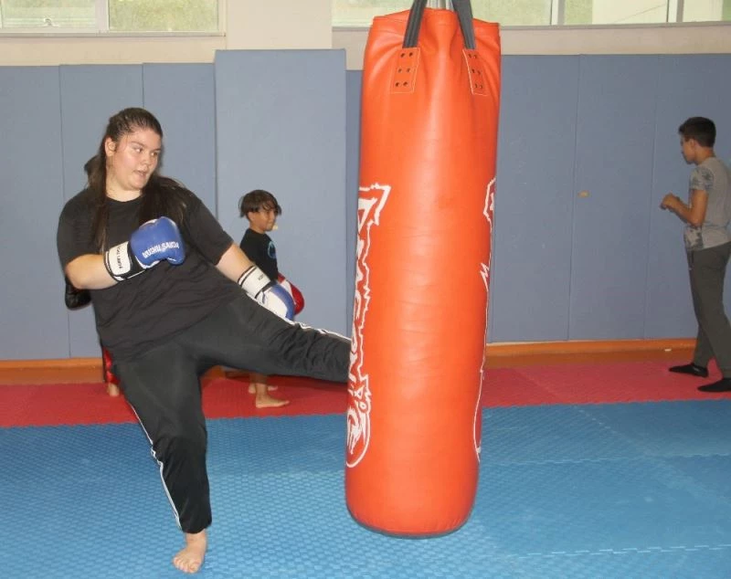 Dalga konusu olan kilolarından kurtulmak için başladığı sporda Türkiye şampiyonu oldu
