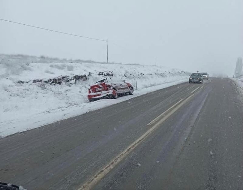 Kar yağışı trafik kazalarına sebep oldu
