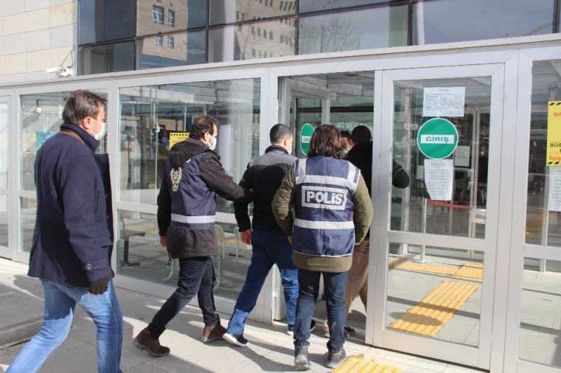 Elazığ’da 150 kilo et ile tulum peyniri çalan 2 şüpheli yakalandı
