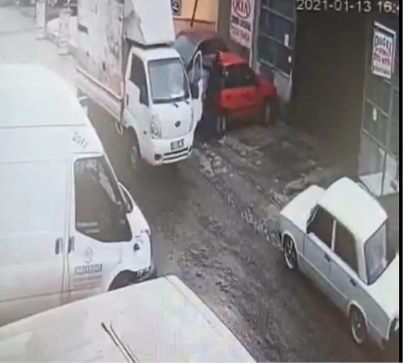 Konya’da bacanağını ve kayınpederini öldüren zanlının cinayet anı kamerada
